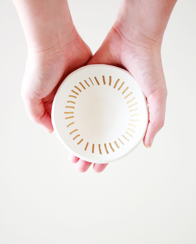 DIY | Clay Ring Bowl by www.highwallsblog.gr.com for Drifter & the Gypsy