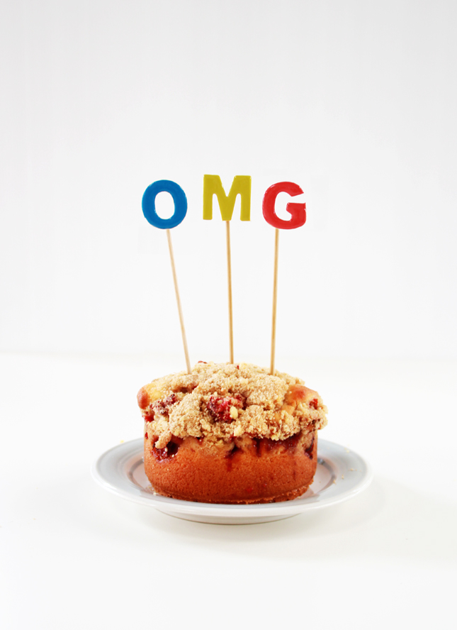 Mini Strawberry Crumb Cake | www.highwallsblog.gr.com