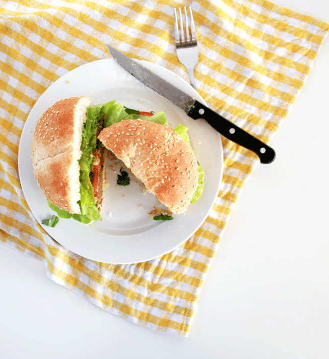 Mid-week meals: easy Taco Burgers (Click for the full recipe) | www.highwallsblog.gr.com