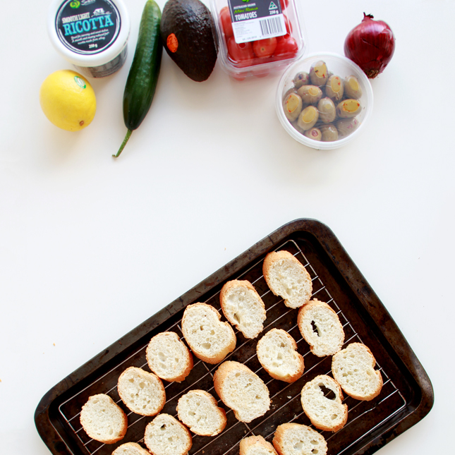 Make Crostini appetizers at home | www.highwallsblog.gr.com