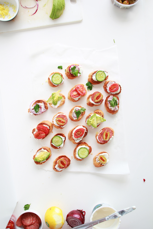 Make Crostini appetizers at home | www.highwallsblog.gr.com