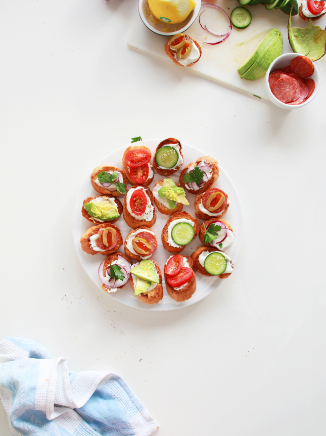 Make Crostini appetizers at home | www.highwallsblog.gr.com