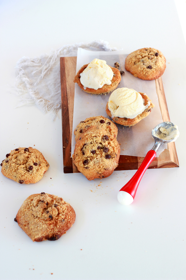Chocolate Chip Crumb Cookie Ice Cream Sandwiches! WOW! | www.highwallsblog.gr.com