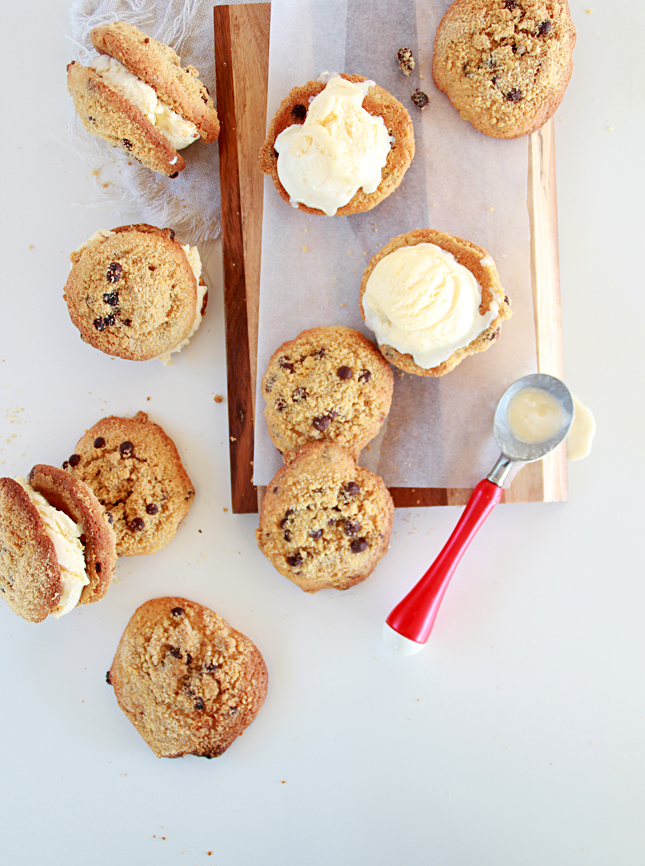 Chocolate Chip Crumb Cookie Ice Cream Sandwiches! WOW! | www.highwallsblog.gr.com