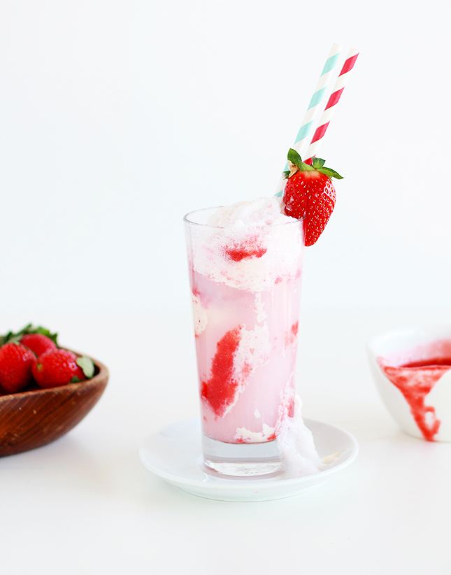 Strawberry Ice Cream Float | www.highwallsblog.gr.com