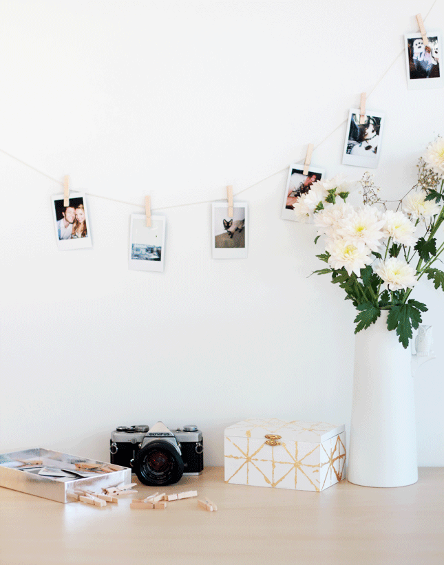 5 Minute DIY | Interchangeable photo garland (via www.highwallsblog.gr.com)