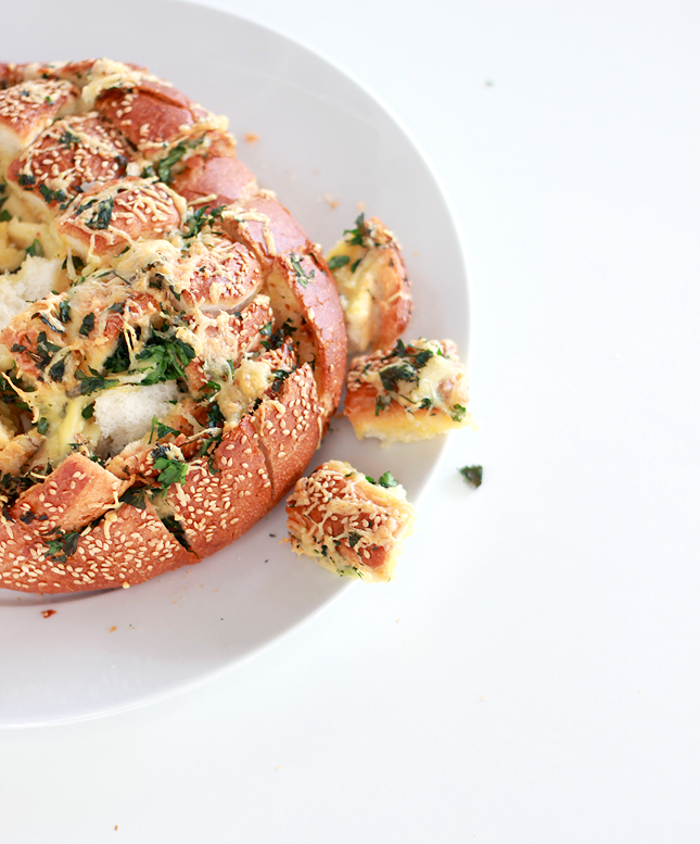 5 Minute Recipe: Herb & Cheese Pull Apart | high walls