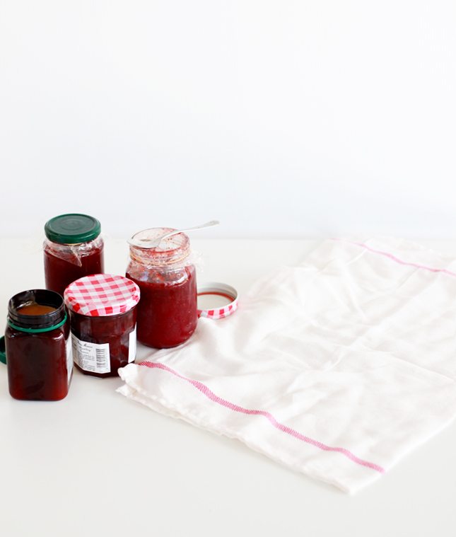 Thumbprint Cookies with Strawberry Jam | www.highwallsblog.gr.com