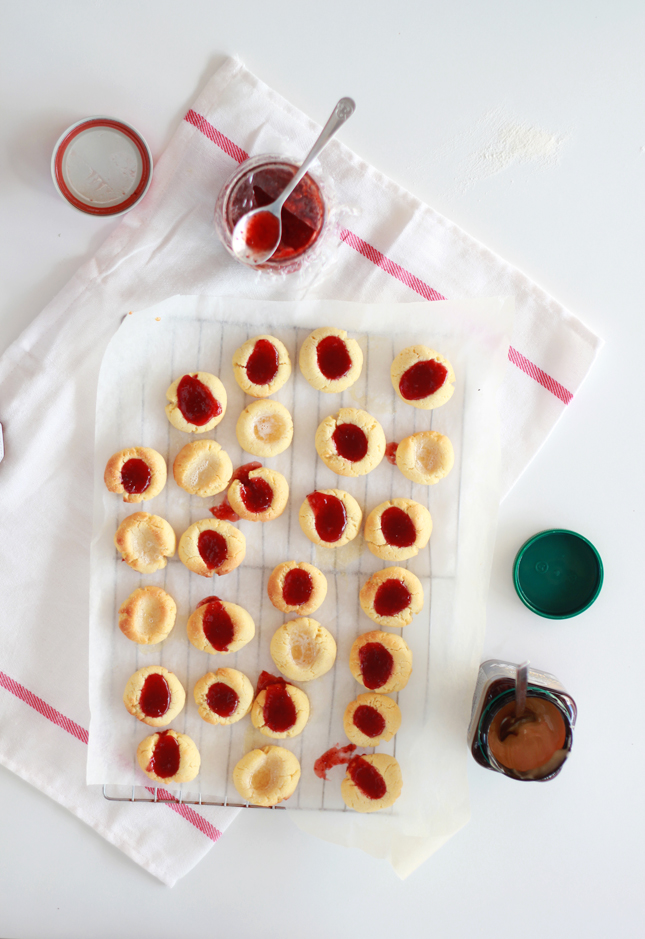 Strawberry Jam Thumbprint Cookies | www.highwallsblog.gr.com