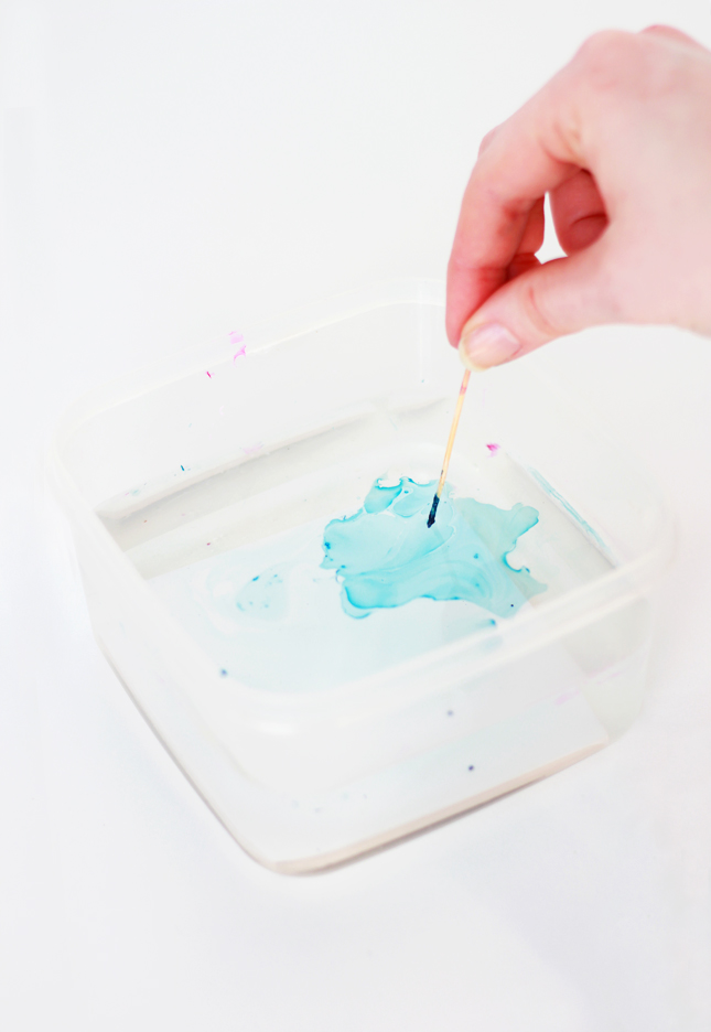 Make your own marbled watercolor coasters | highwallsblog.gr.com