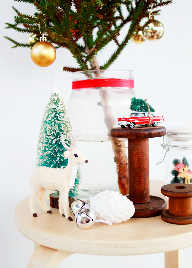 Short on space this Christmas? Can't fit a full sized tree? Why not make a pretty Christmas themed display instead? (Your presents need somewhere to live leading up to the big day!)