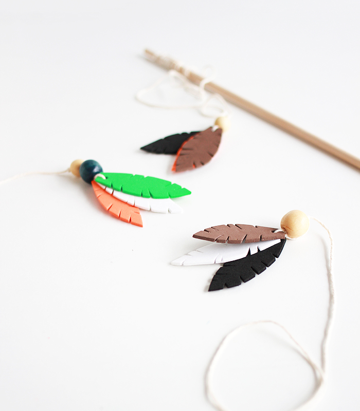 Entertain your feline friends: DIY Feathered Cat Toys | www.highwallsblog.gr.com